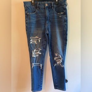 Women’s Medium wash Distressed Denim Jeans